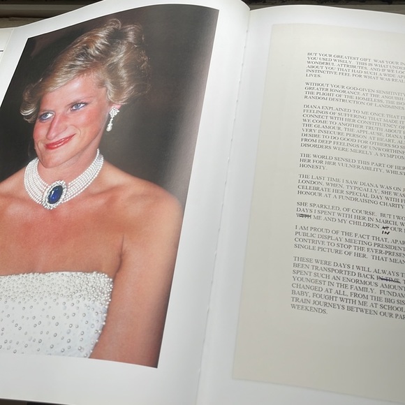 Diana The Portrait Princess of Whales Royal Family Nelson Mandela Forward - Picture 7 of 8
